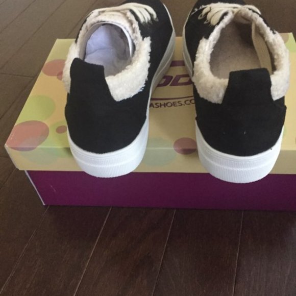 Tennis Shoes Sneakers Black with Tan Trim Size 8 Women's Shoe Lace Up New - Picture 2 of 4